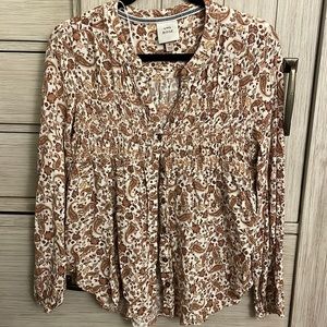 Brown, mid scrunched floral shirt